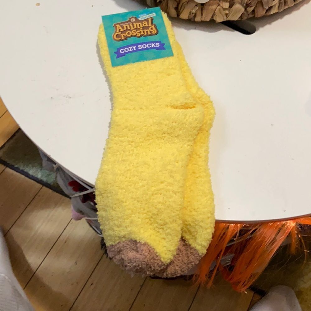 Animal Crossing Nintendo Cozy Socks NWT